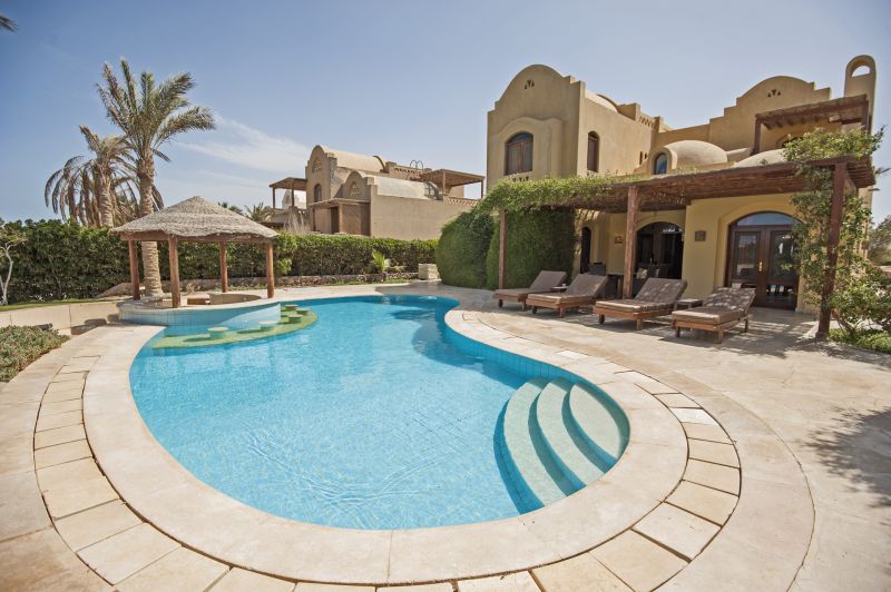 swimming pool installation and construction